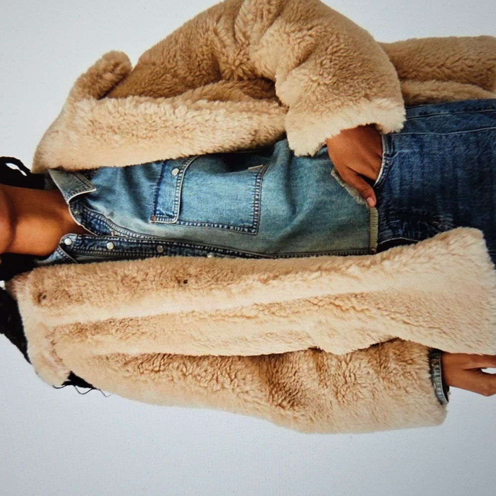 Free People Pretty Pretty Faux Fur Peacoat   Size Large, NEW With Tags